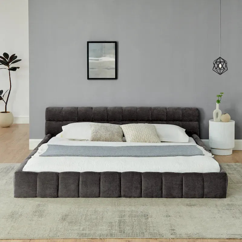 Lit plateforme bas en chenille capitonnée avec tête de lit tuftée
