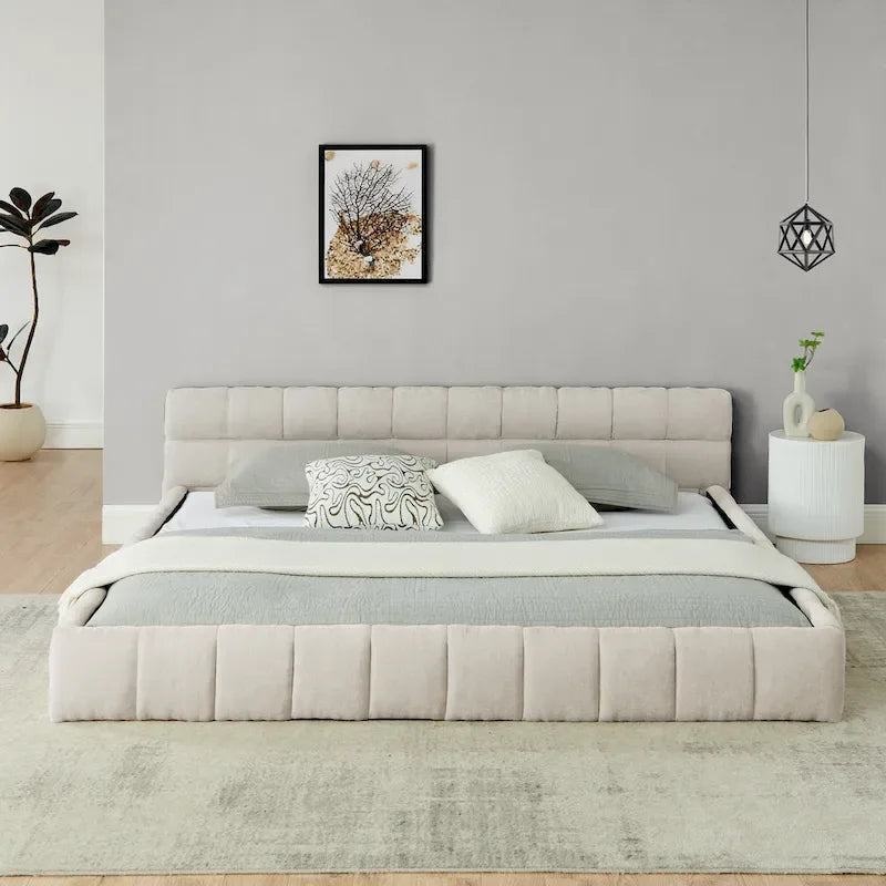 Lit plateforme bas en chenille capitonnée avec tête de lit tuftée