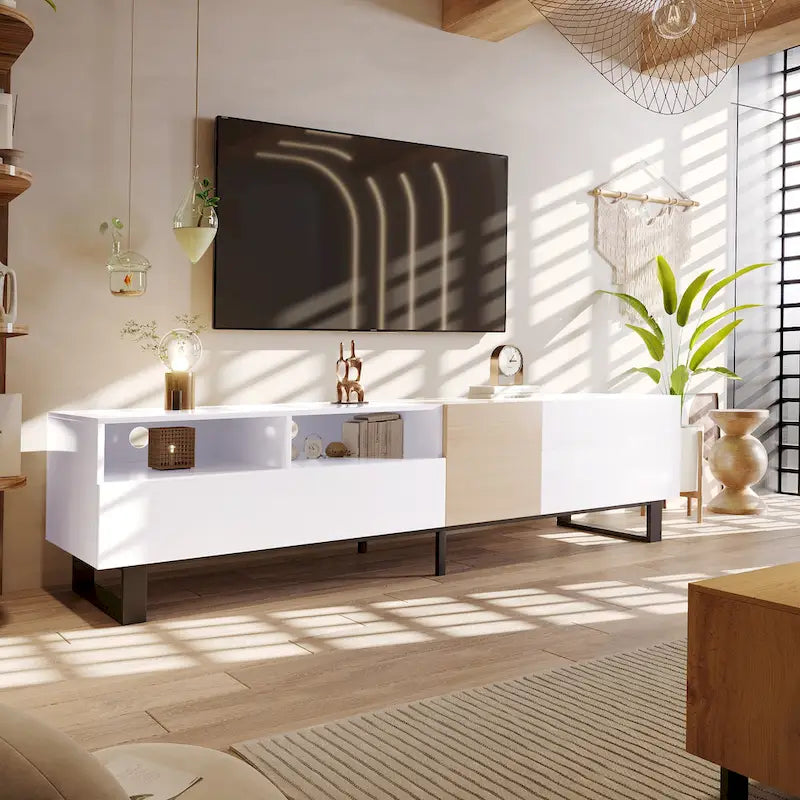 Meuble TV blanc moderne avec portes abattantes et étagères réglables