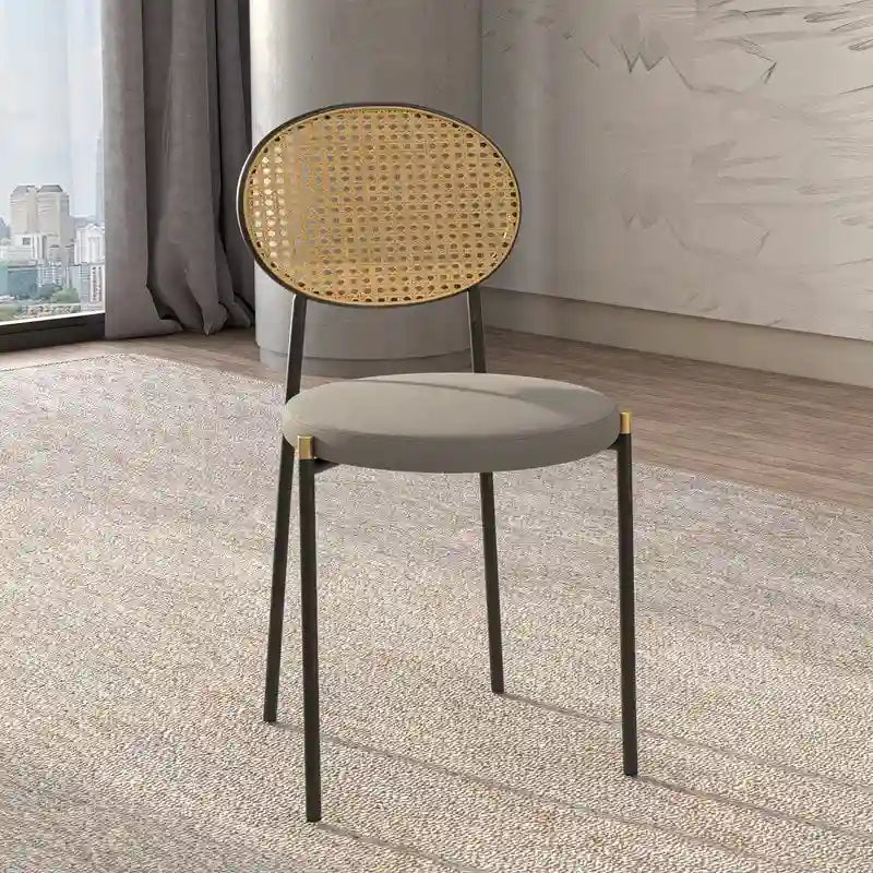 Chaise de salle à manger moderne en velours avec dossier en rotin tressé et piétement en acier à embouts dorés