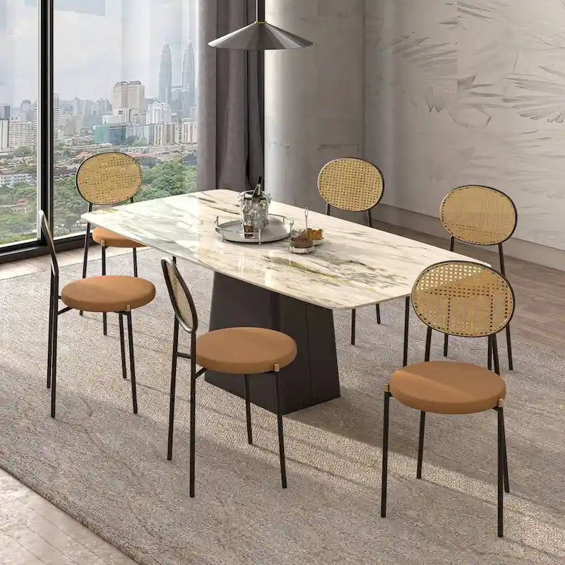 Chaise de salle à manger moderne en velours avec dossier en rotin tressé et piétement en acier à embouts dorés