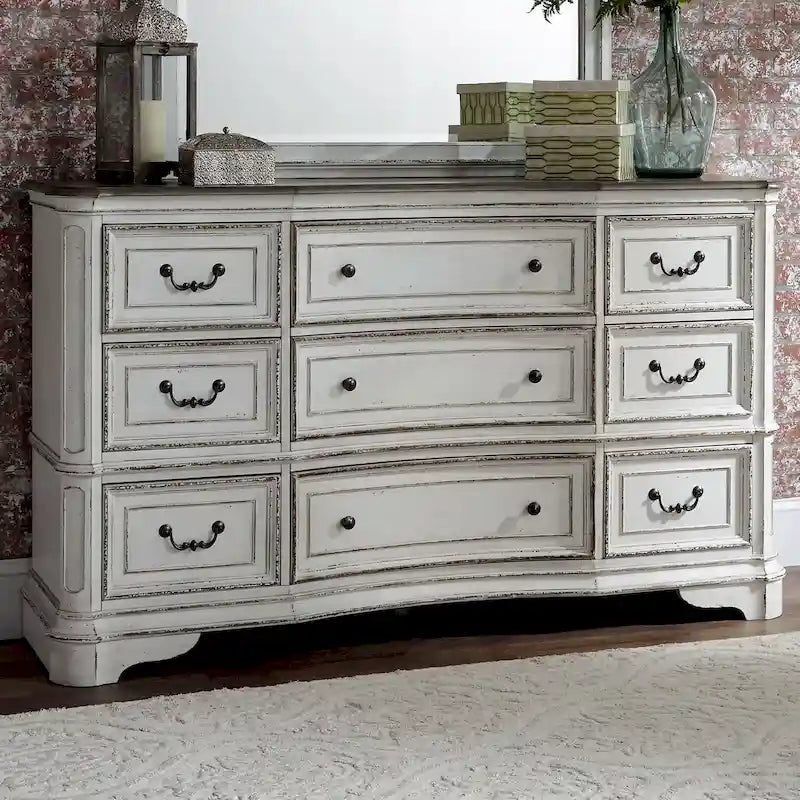 Commode antique blanc cassé à façade galbée, 9 tiroirs, avec plateau effet écorce vieillie