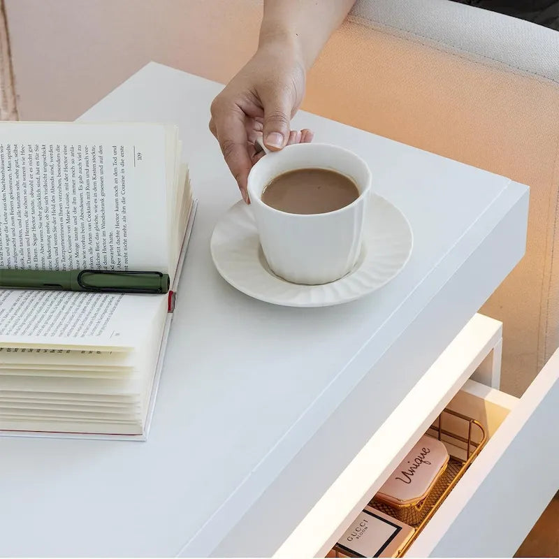 Table de chevet moderne avec finition marbre, lumières LED et 2 tiroirs